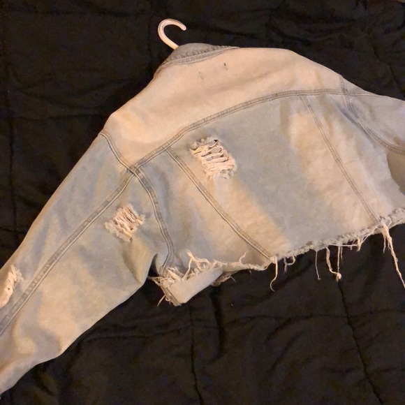 Super cute cropped jean jacket - Picture 4 of 4